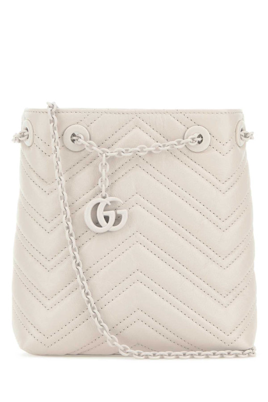 Кожаная сумка-бакет GUCCI из серии Micro GG Marmont цвета слоновой кости (856404AAFS1)