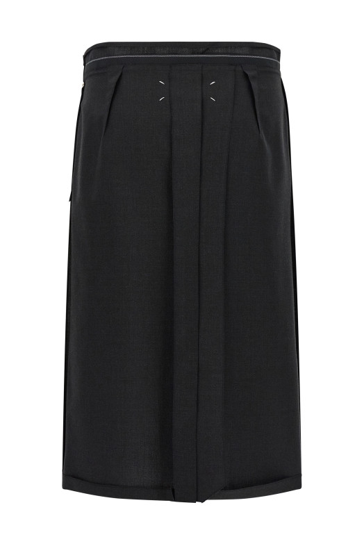 'Anonymity of the Lining' skirt Black
