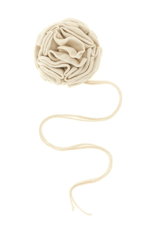 Knitted pin with drawstring White