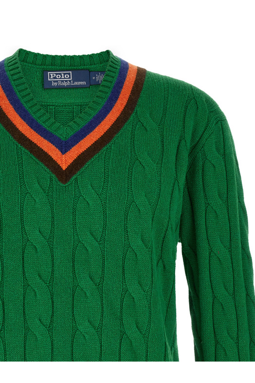 V-knit with cable pattern Green