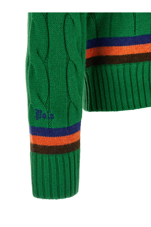 V-knit with cable pattern Green