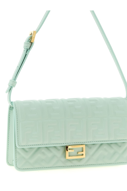 'Baguette' wallet on chain Green