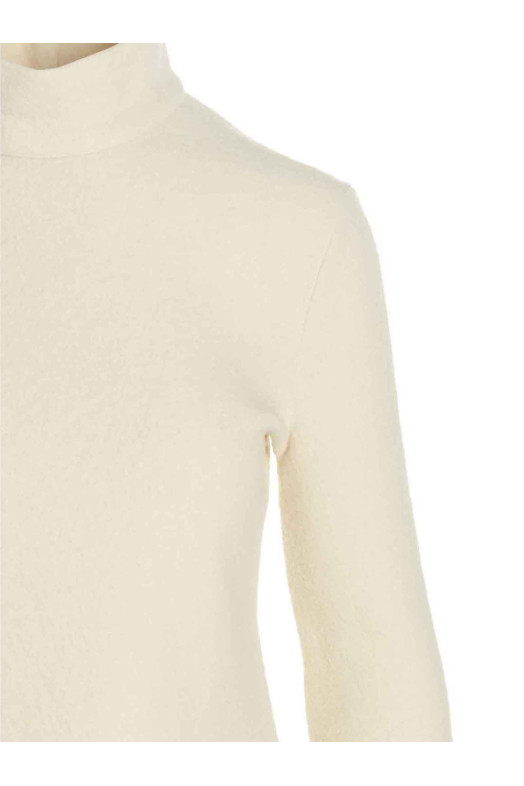 Turtle neck sweater White