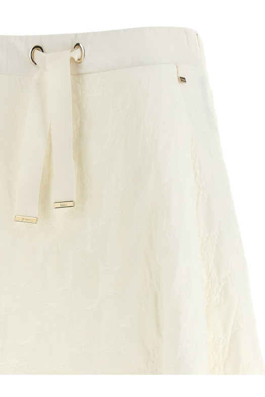 A-line skirt White