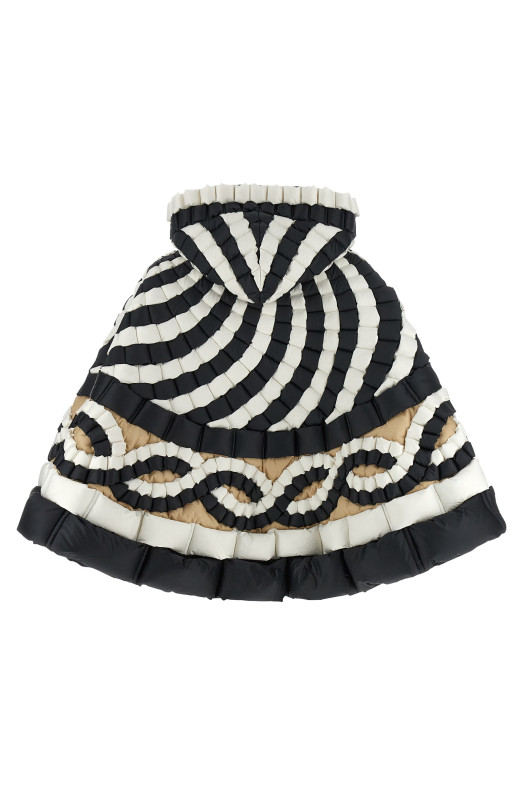 3D color-block cape Multicolor