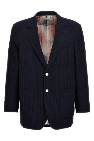 Однобортний блейзер з тканини сирсакер Синій THOM BROWNE (MJR094A006455415) Однобортний блейзер з тканини сирсакер Синій THOM BROWNE (MJR094A006455415)