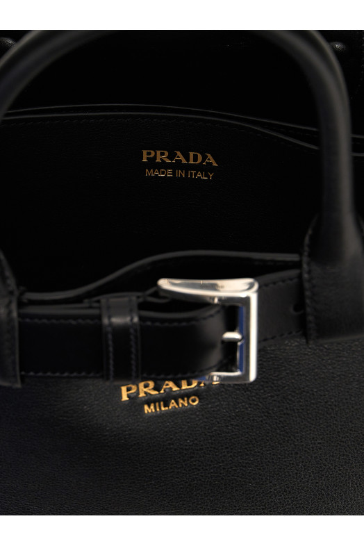 Сумочка 'Prada Buckle' середнього розміру Чорна Сумочка 'Prada Buckle' середнього розміру Чорна