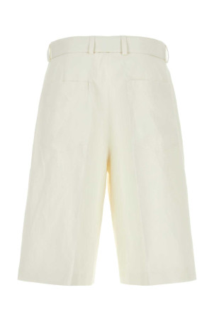 Бермуды из льна цвета слоновой кости JIL SANDER (J22KA0119J60001) Бермуды из льна цвета слоновой кости JIL SANDER (J22KA0119J60001)