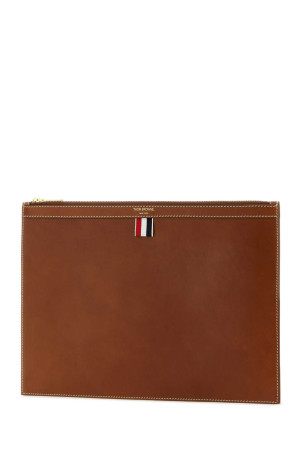 Brown leather document case THOM BROWNE (MAC021LL0044) Brown leather document case THOM BROWNE (MAC021LL0044)