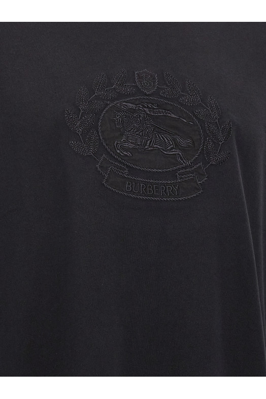 Футболка з вишивкою логотипу Чорна BURBERRY 8095104BLACK Футболка з вишивкою логотипу Чорна BURBERRY 8095104BLACK