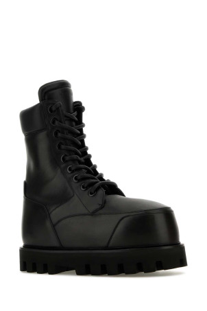 Чорні шкіряні ботильйони Black ALEXANDER MCQUEEN (807872WHABC) Чорні шкіряні ботильйони Black ALEXANDER MCQUEEN (807872WHABC)