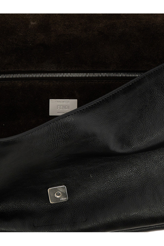 Большая сумка через плечо «Baguette Chain Large» Черная (8BR828AS7AF1QD0) Большая сумка через плечо «Baguette Chain Large» Черная (8BR828AS7AF1QD0)