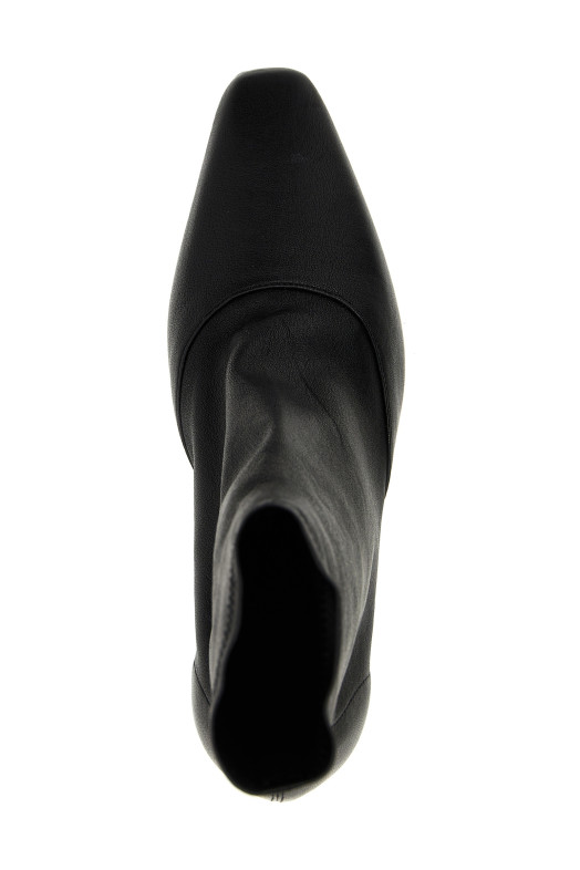 Ботильйони Adhar Чорний FERRAGAMO (0763424BLACK) Ботильйони Adhar Чорний FERRAGAMO (0763424BLACK)